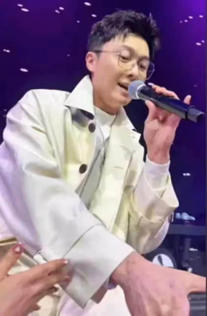 TVB視帝內地登台演唱傳20萬一晚，奪兩屆視帝寶座，稱感到迷茫