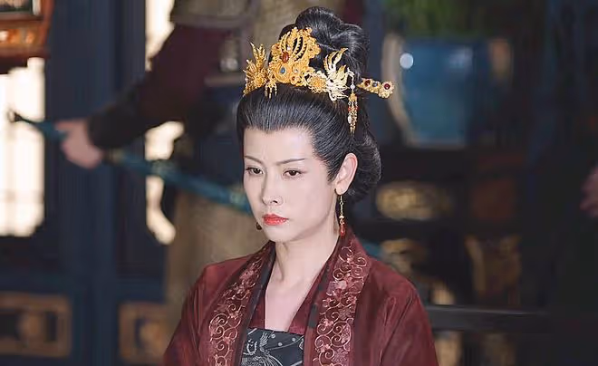 安樂傳：韓仲遠到死都不知，被帝承恩算計，讓她做太子妃送她暗衛