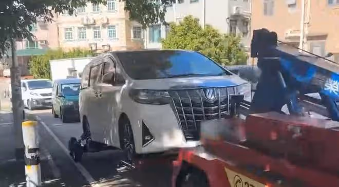 蔡天鳳事發保姆車被警方拖走,案發地重啟調查,取證有了重大突破