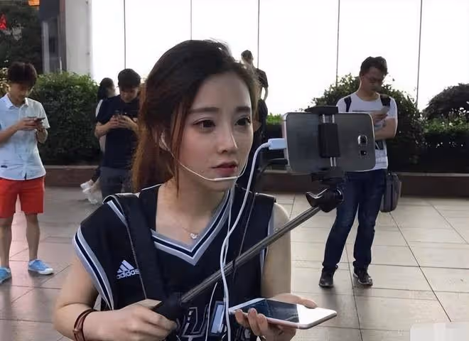 馮提莫得甲狀腺癌晚期:公布傷口與病房照片,女孩要好好愛自己