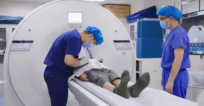 馮提莫得甲狀腺癌晚期:公布傷口與病房照片,女孩要好好愛自己