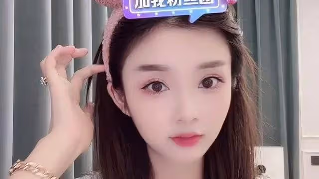 車模李涼涼:否認出場費128萬,你們不知道車模有多便宜!