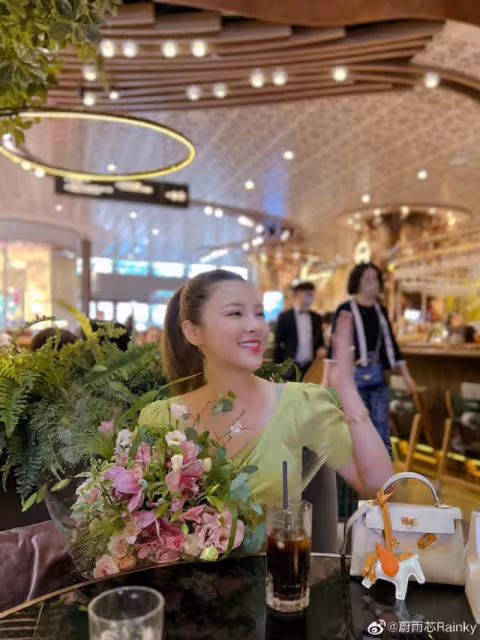 被傳不續約遭公司雪藏！TVB女星罕見現身，稱希望與大台長遠合作