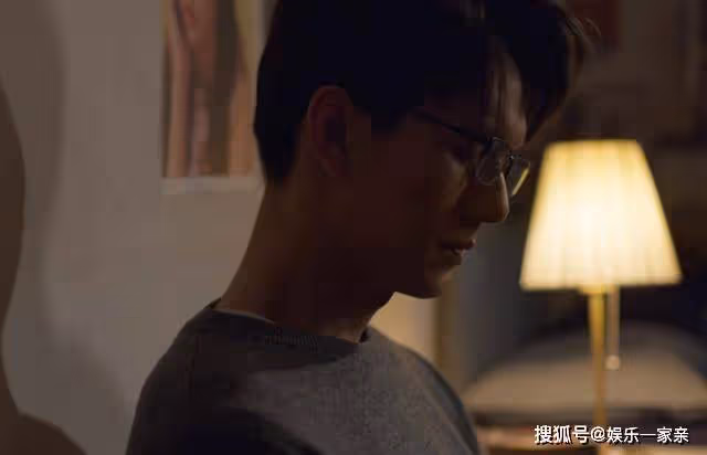 《曾少年》分手後,私生活糜爛的肖千喜,把娛樂圈的規則玩明白了