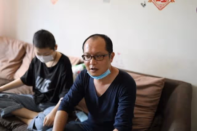 血癌復發230萬元「打水漂」,少女淚謝繼母:來世再做您女兒