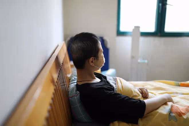 血癌復發230萬元「打水漂」,少女淚謝繼母:來世再做您女兒