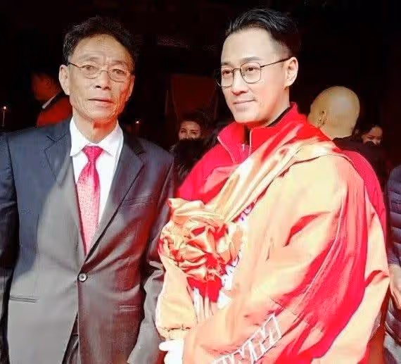 張馨月帶3歲格格回爺爺家,林峰爸媽對孫女十分寵愛