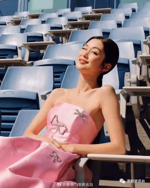 超大眼被網民質疑整容?38歲TVB甜美公主雙眼皮深邃又圓潤
