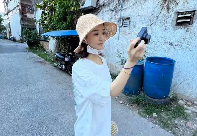 趙麗穎:泰國清邁網紅店就餐,放下明星光環,就是普通遊客的樣子