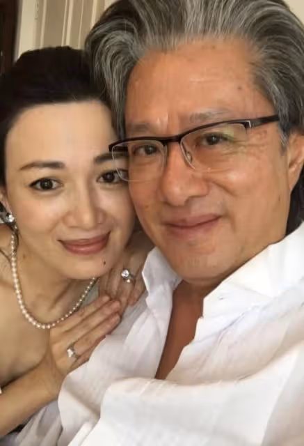 甜蜜!知名女星與夫宴請親朋慶結婚周年,離婚再嫁8億富商成闊太