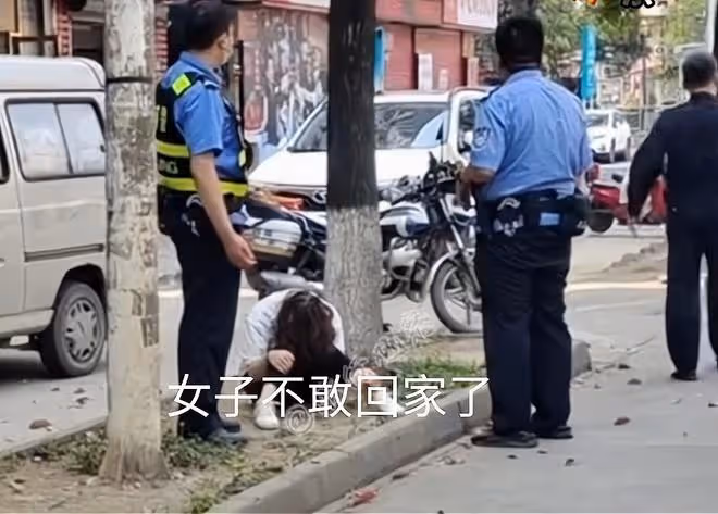 女子出軌被丈夫抓現行，怕丈夫情緒失控會動手，請警察來調解