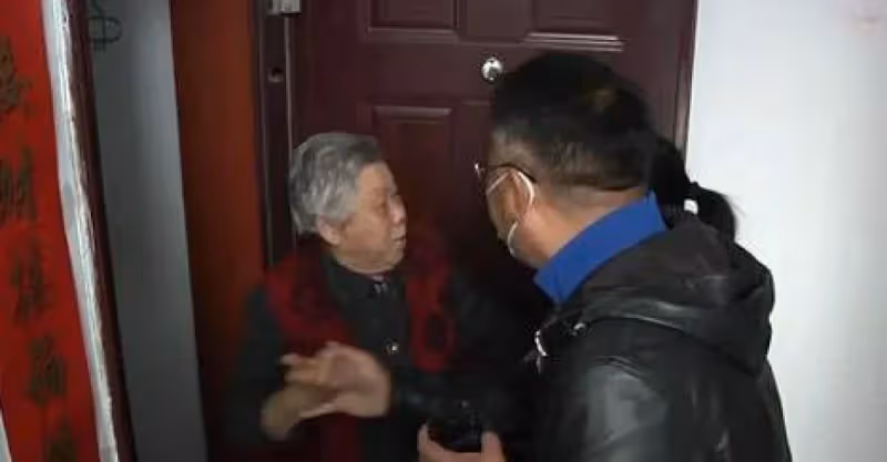 不滿兒媳沒生孫子，夫妻吵架被婆婆暴揍，兒媳：有問題的那個是你兒子