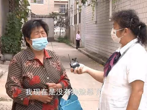 兒媳懷疑婆婆裝病不願帶娃,發飆狂砸婆家,兒媳:都不知道心疼我