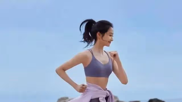 關曉彤的腿、殷桃的腰、舒淇的嘴，這3位女星性感起來讓人慾罷不能