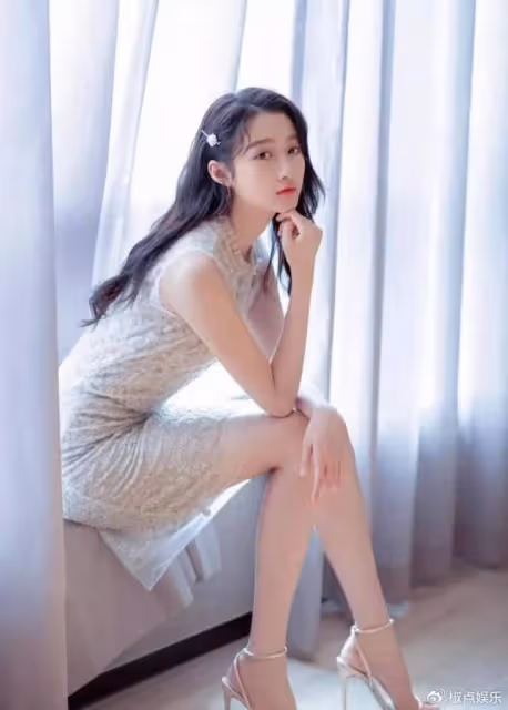關曉彤的腿、殷桃的腰、舒淇的嘴,這3位女星性感起來讓人慾罷不能