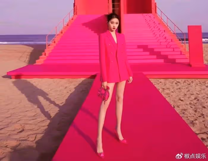 關曉彤的腿、殷桃的腰、舒淇的嘴,這3位女星性感起來讓人慾罷不能