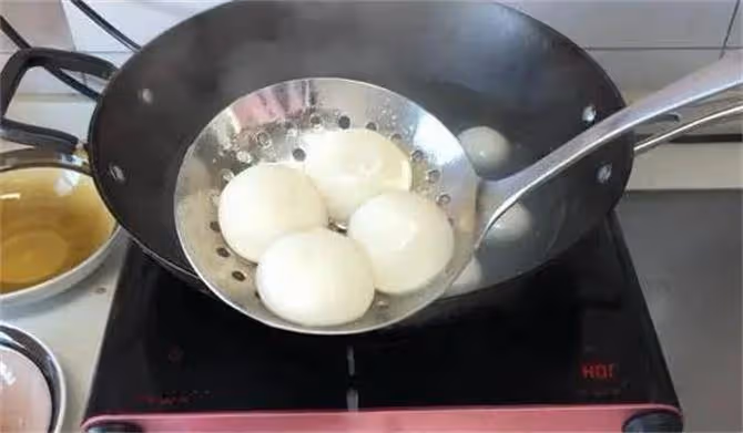 煮元宵,用涼水還是用熱水,究竟哪種方式更好呢?看完就明白了
