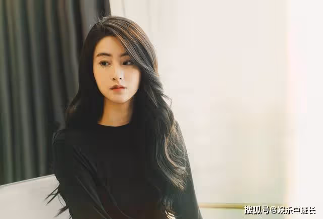 《曾少年》有了錢丟了命,肖千喜的命運,像極了床頭的那盞破燈