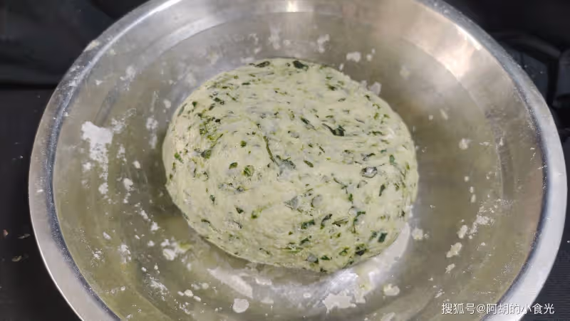 這菜農村遍地都有,卻被人小看!揉到饅頭裡,多一份香、多一份營養