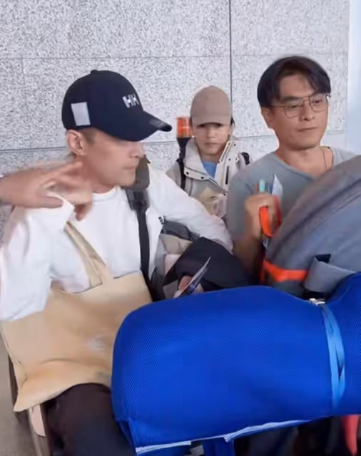 胡歌劉濤再次同框，44歲劉濤素顏露面狀態好，胡歌近照依然帥氣