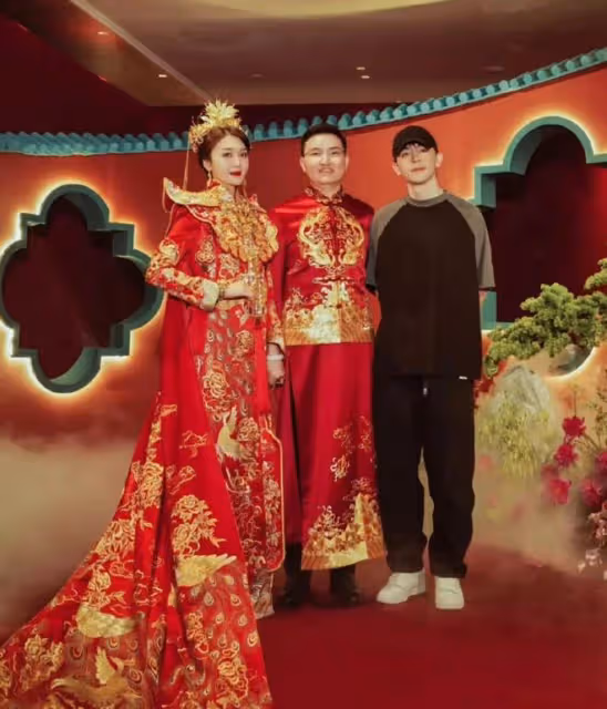 鄧倫疑正式復出!和雪梨老公聚餐欲轉型直播,生圖和精修反差大