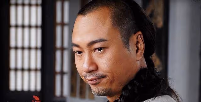 TVB視帝現身內地大排檔!宵夜叫一桌子美食胃口好,獲路人求合照