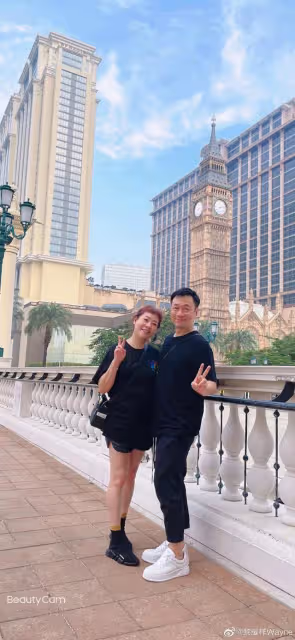 TVB視帝現身內地大排檔!宵夜叫一桌子美食胃口好,獲路人求合照