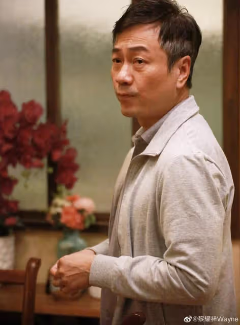 TVB視帝現身內地大排檔!宵夜叫一桌子美食胃口好,獲路人求合照