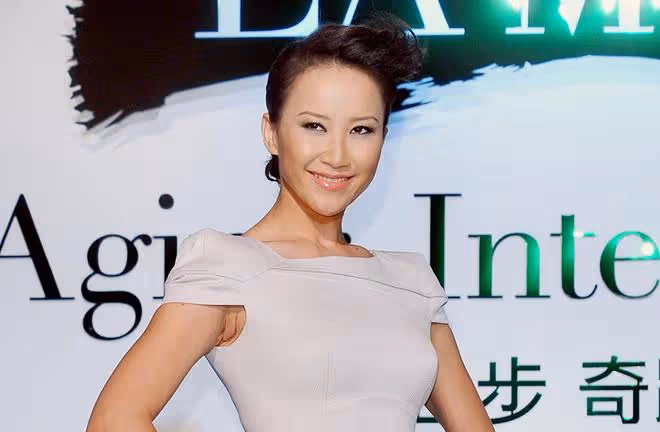 李玟葬禮8位扶靈人名單公布:前輩甄妮送別故友,其中有一位歌迷