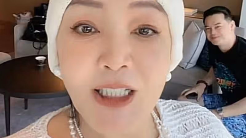 張蘭直播說孫女要富養，更重視精神上的富養，汪小菲不許再曬孩子