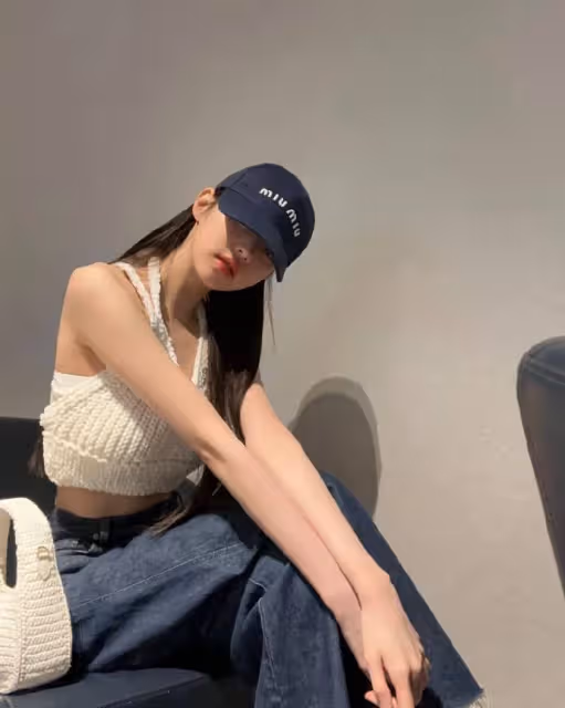 19歲韓國女星，因躲避小男孩而受指責，難道孩子的父母不教育嗎？