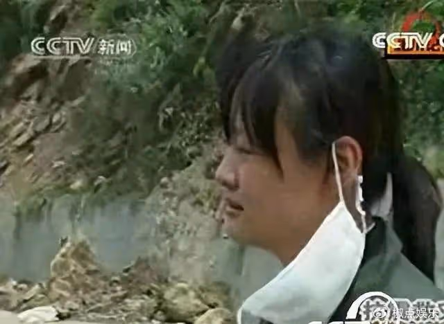 前央視主持突發意外!腳被鋼條穿透鮮血直流,紅臉怒罵無辜粉絲