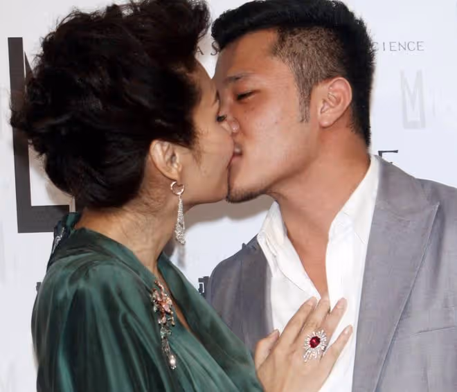 49歲香港知名女星宣布結婚!曾戀上有婦之夫患乳癌,稱老公很單純