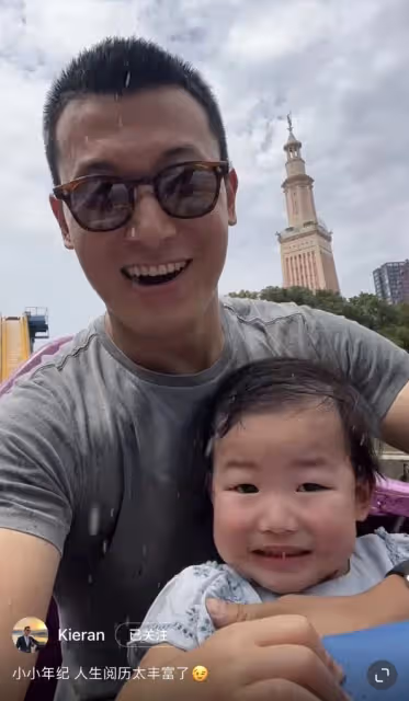 朱珠獲老公孩子探班，1歲女兒推開媽媽拒絕親密互動，卻超粘爸爸