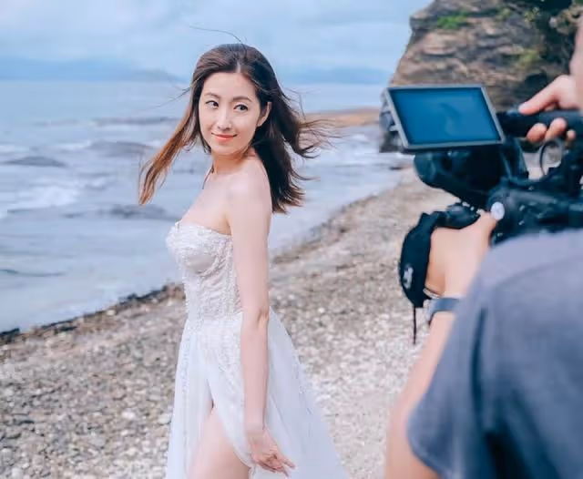 TVB知名女星漲薪做豐胸代言人,拍寫真曬豐滿上圍,深受老闆喜愛