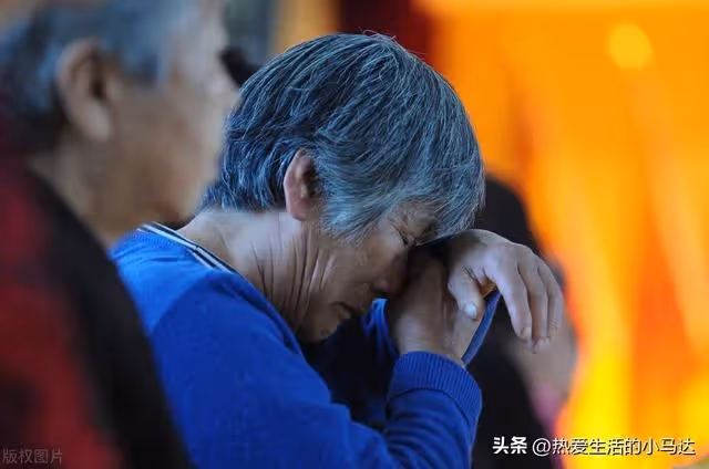 有房有退休金的我,晚年做過最蠢的事,就是讓親妹來家裡抱團養老