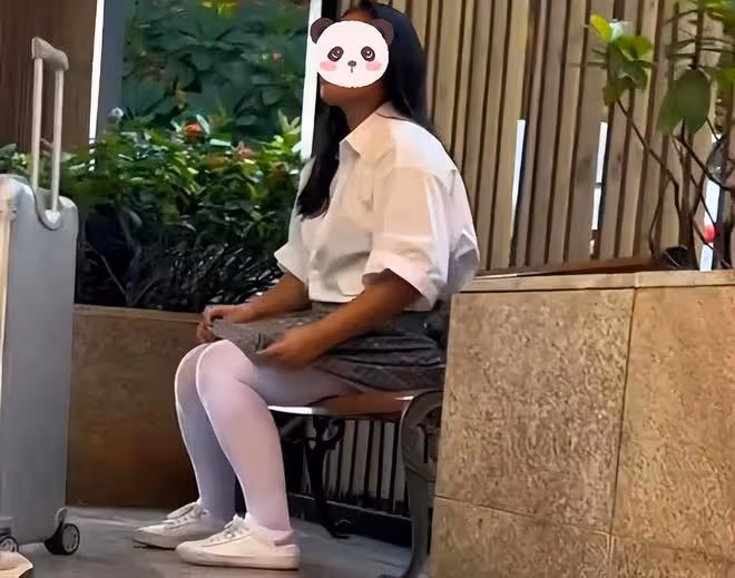 男子網戀奔現,發現對方和照片嚴重不符,毫不客氣買車票把她送走