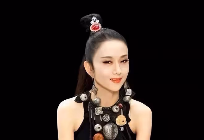 越玩越大!楊麗萍舞蹈增加「陰陽雙修」畫面,男舞者丁字褲太誇張