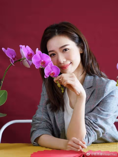 TVB離巢女星為母親慶生!60歲壽星被贊凍齡,母女同框像姐妹