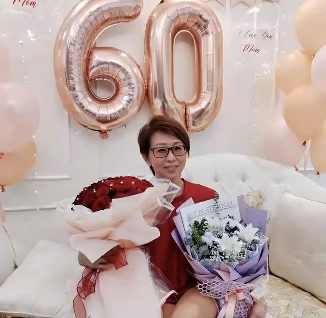 TVB離巢女星為母親慶生!60歲壽星被贊凍齡,母女同框像姐妹