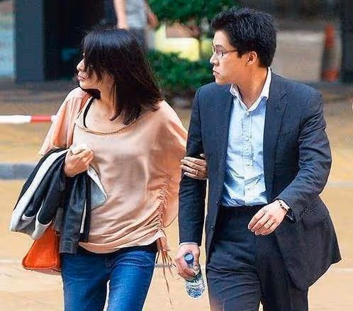 霍啟剛曬八周年結婚照,直言:郭晶晶不愛錢,只好把整顆心給她