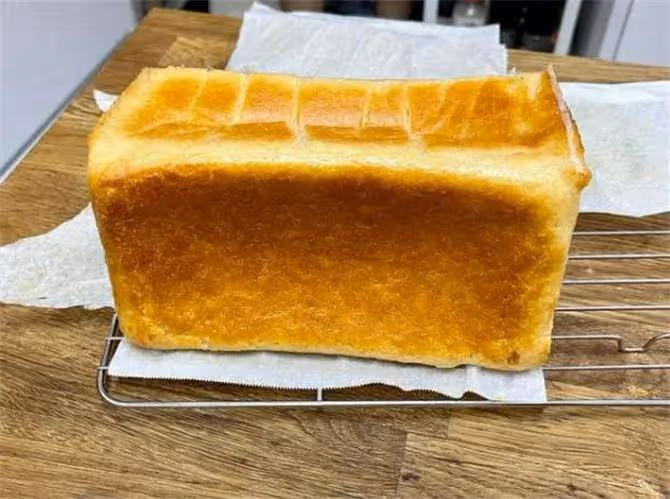 一片吐司等於多少米飯？兩者毫不相干，卻引發了一場食物爭議