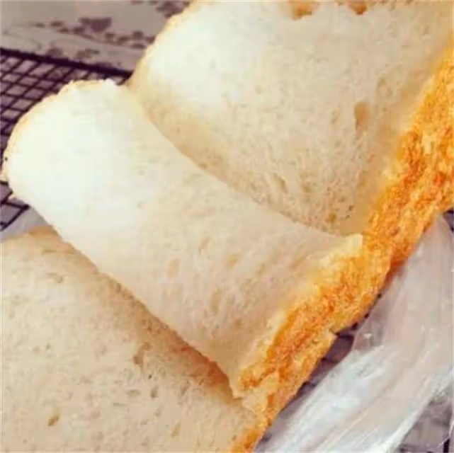 一片吐司等於多少米飯？兩者毫不相干，卻引發了一場食物爭議