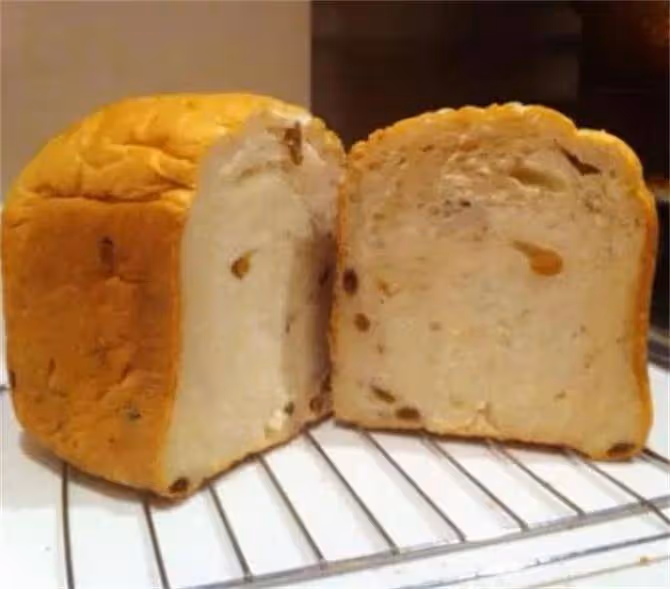 一片吐司等於多少米飯？兩者毫不相干，卻引發了一場食物爭議