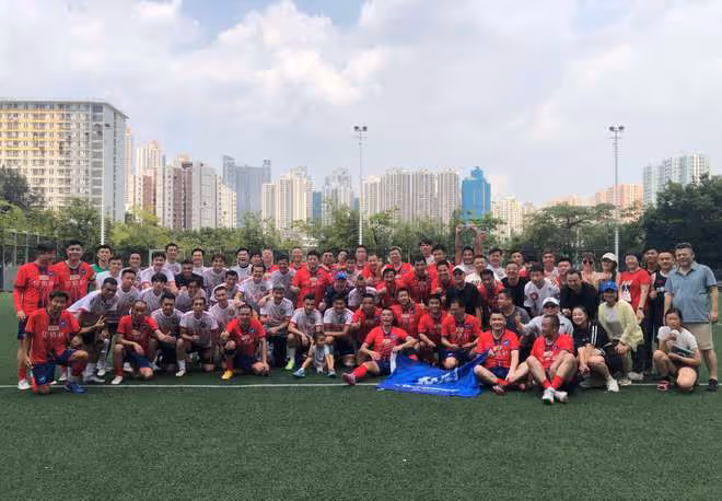 香港明星足球隊迎戰北京球隊!黃日華何家勁等寶刀未老,小勝對手