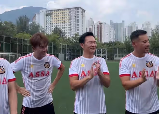 香港明星足球隊迎戰北京球隊!黃日華何家勁等寶刀未老,小勝對手