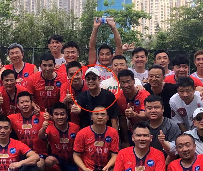 香港明星足球隊迎戰北京球隊!黃日華何家勁等寶刀未老,小勝對手