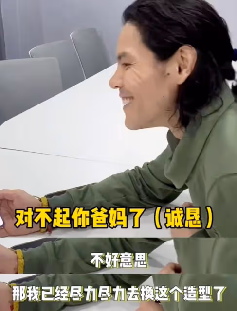 向佐讀負面評論自黑，否認不回家，自稱天天都回去，被喊話要反思