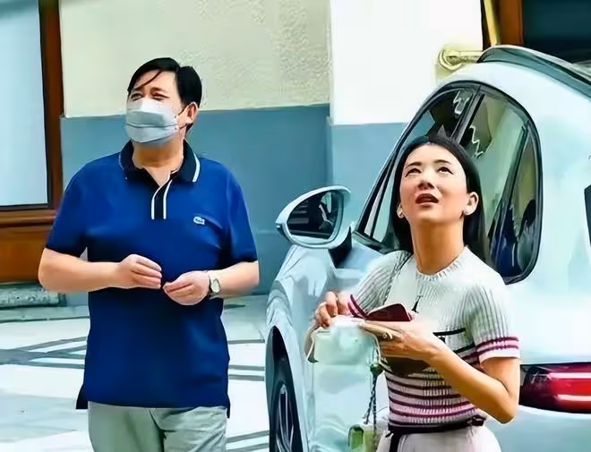 郭富城妻子方媛戴42元鑽戒,其實是兩個女兒的日常玩具