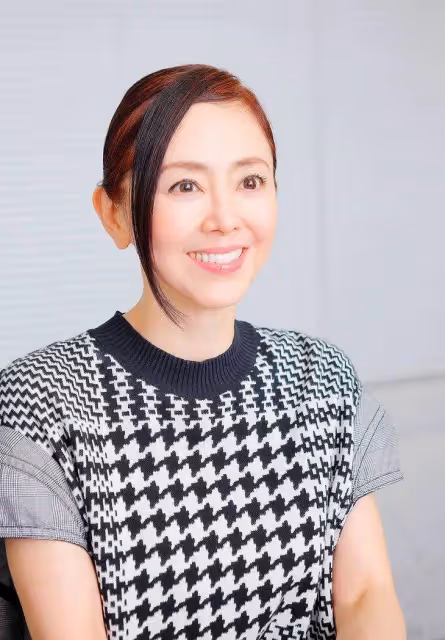 日本娛樂圈62歲真魔女!和小18歲丈夫結婚,有錢有顏的人生真叫爽